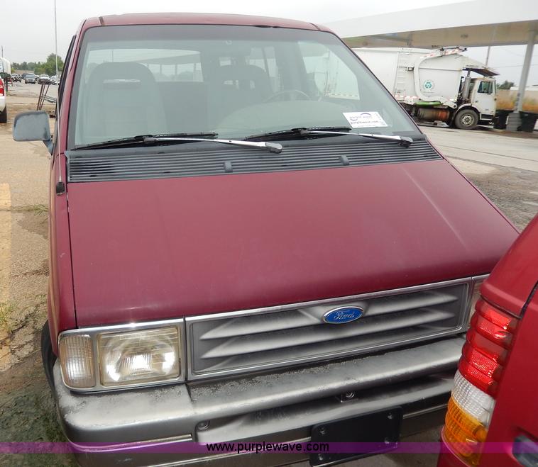 image for item I4283 1993 Ford Aerostar XL van