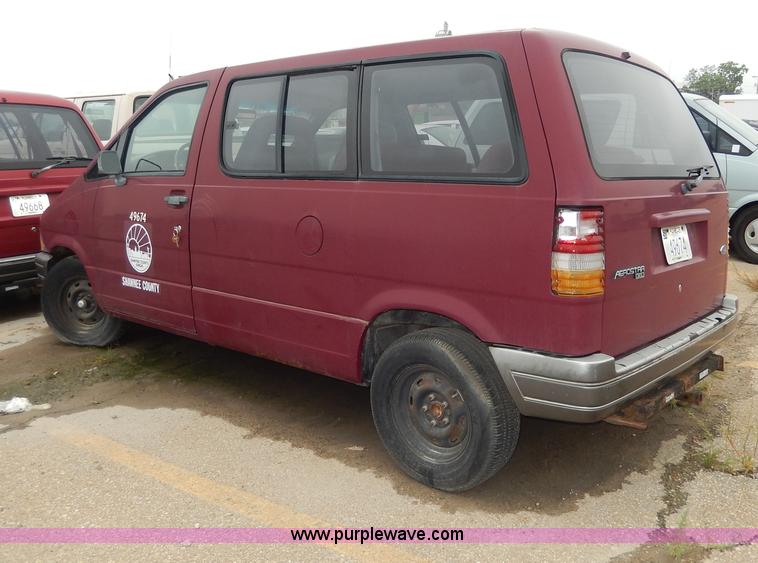 image for item I4283 1993 Ford Aerostar XL van