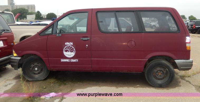 image for item I4283 1993 Ford Aerostar XL van