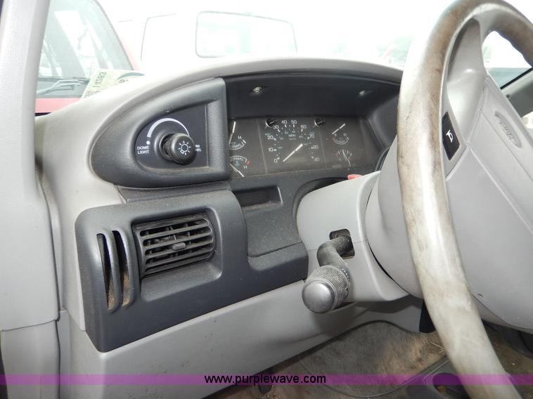 image for item I4283 1993 Ford Aerostar XL van