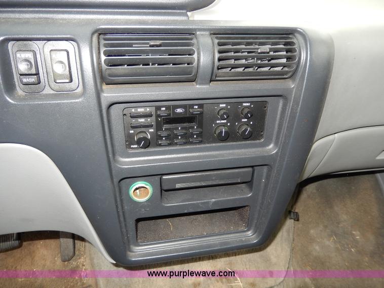 image for item I4283 1993 Ford Aerostar XL van