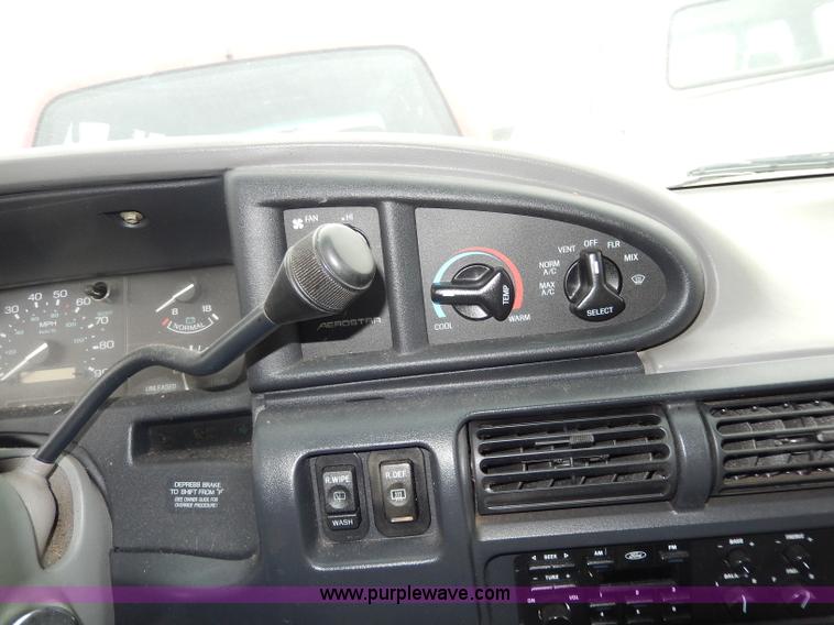 image for item I4283 1993 Ford Aerostar XL van