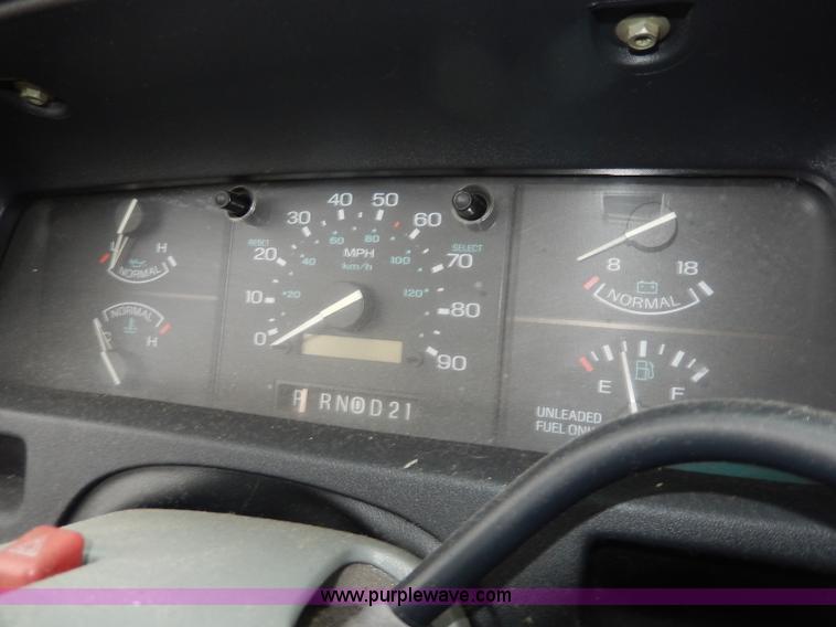 image for item I4283 1993 Ford Aerostar XL van