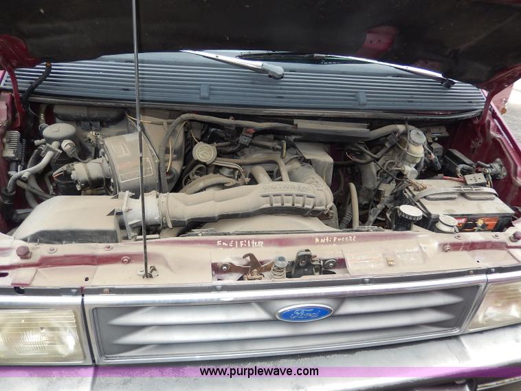 image for item I4283 1993 Ford Aerostar XL van
