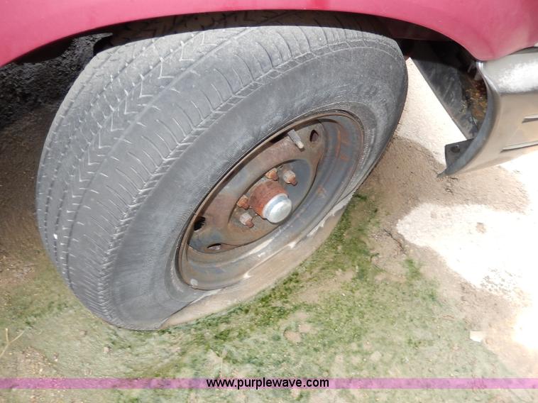 image for item I4283 1993 Ford Aerostar XL van