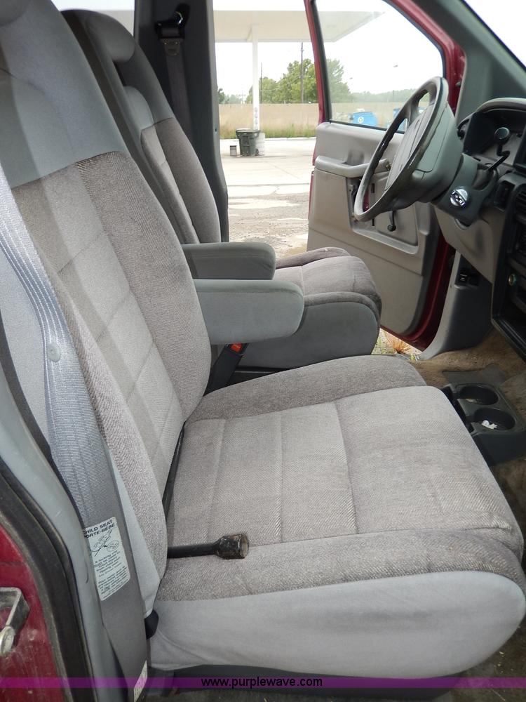 image for item I4283 1993 Ford Aerostar XL van