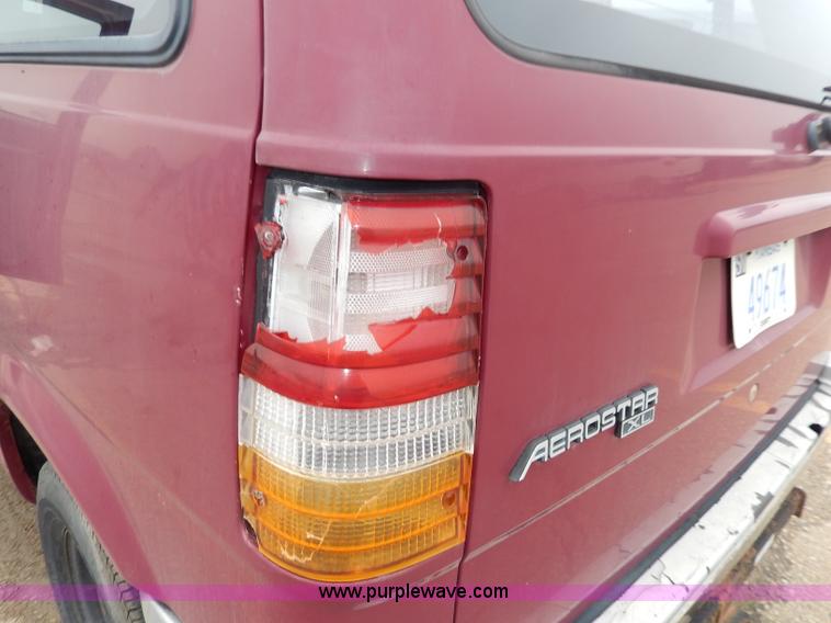 image for item I4283 1993 Ford Aerostar XL van