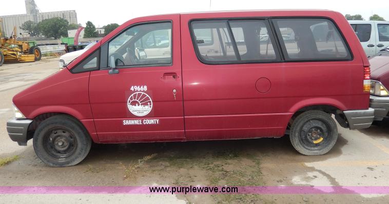 image for item I4284 1993 Ford Aerostar XL van