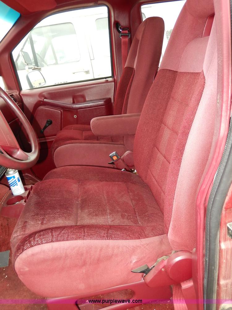 image for item I4284 1993 Ford Aerostar XL van