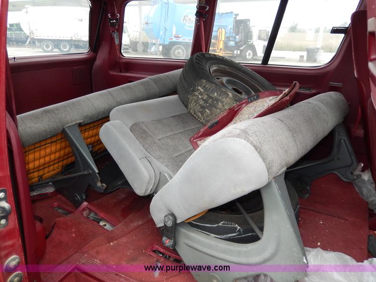 image for item I4284 1993 Ford Aerostar XL van