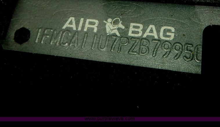 image for item I4284 1993 Ford Aerostar XL van