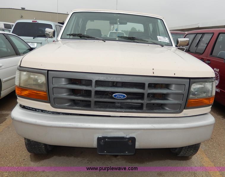 image for item I4285 1992 Ford F350 Custom pickup truck