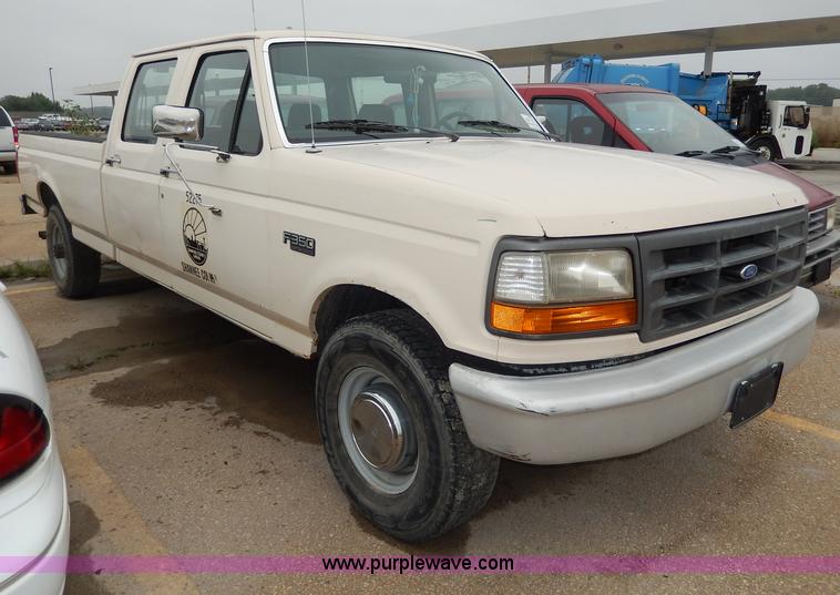 image for item I4285 1992 Ford F350 Custom pickup truck