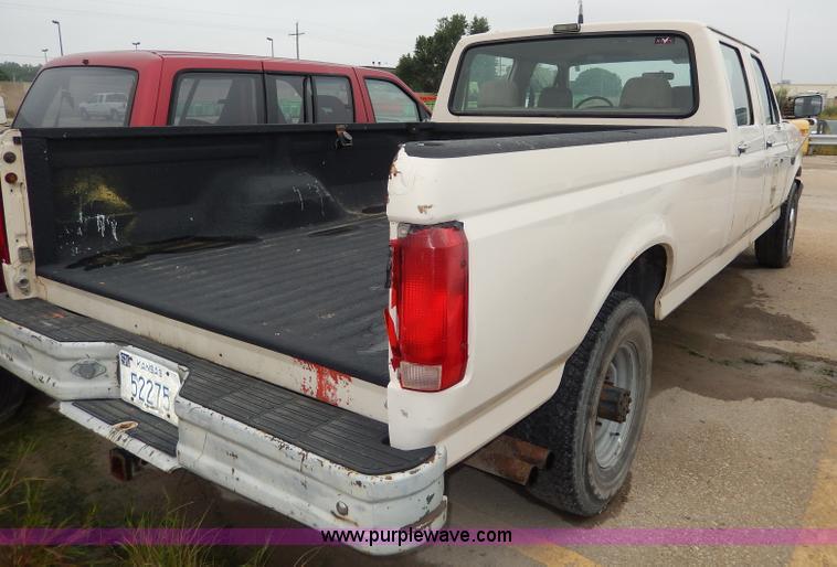 image for item I4285 1992 Ford F350 Custom pickup truck