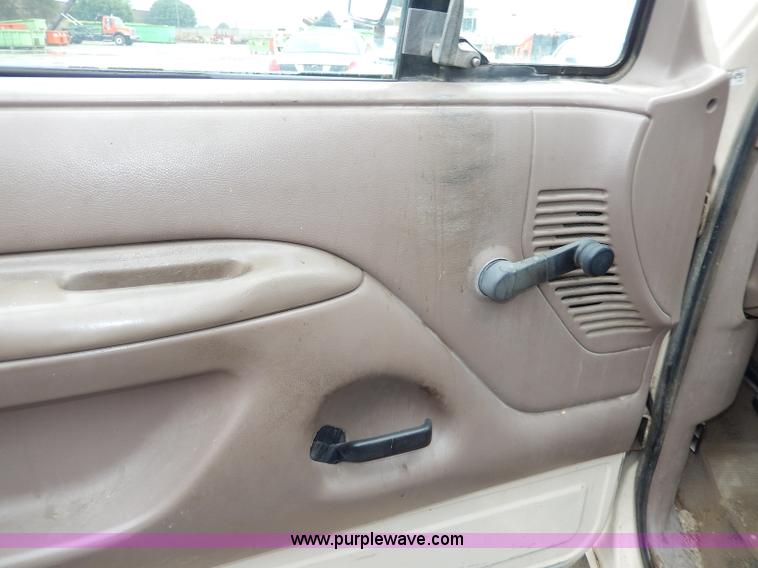 image for item I4285 1992 Ford F350 Custom pickup truck