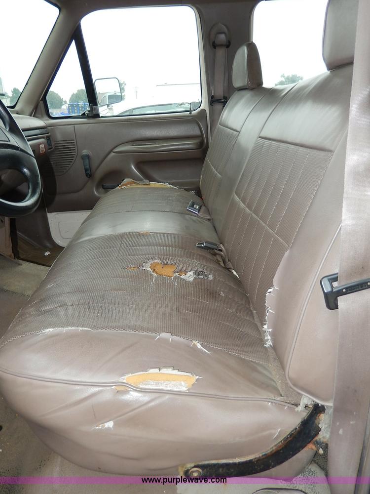 image for item I4285 1992 Ford F350 Custom pickup truck