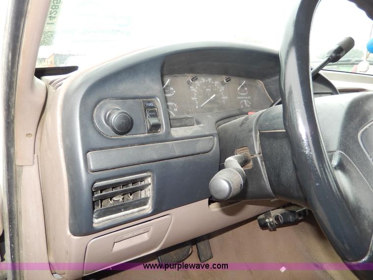 image for item I4285 1992 Ford F350 Custom pickup truck