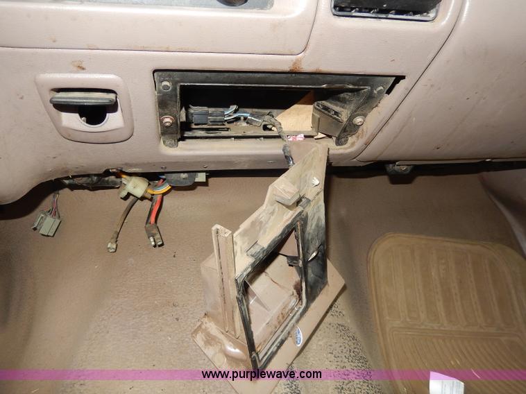 image for item I4285 1992 Ford F350 Custom pickup truck