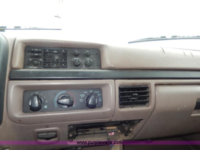 image for item I4285 1992 Ford F350 Custom pickup truck