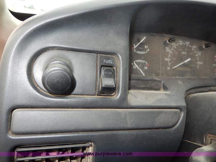 image for item I4285 1992 Ford F350 Custom pickup truck