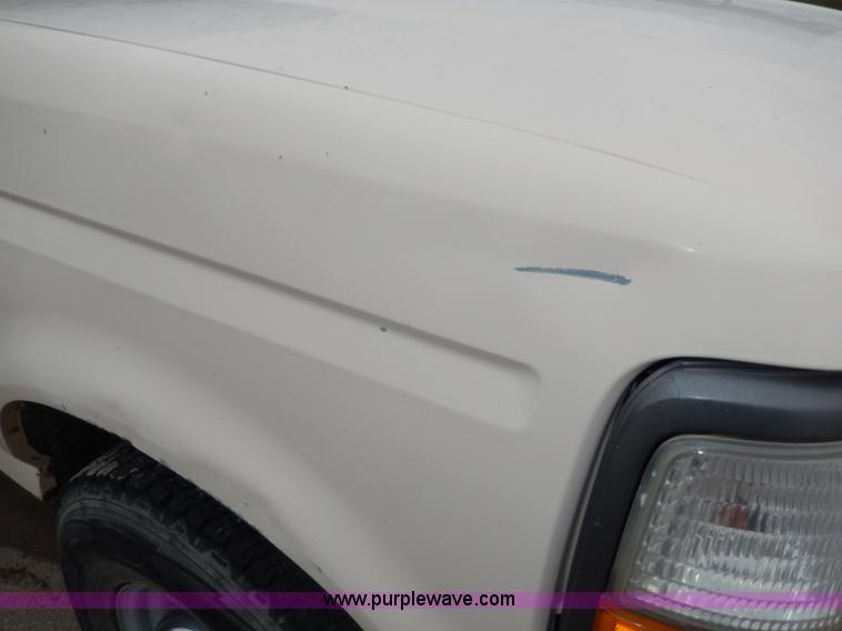 image for item I4285 1992 Ford F350 Custom pickup truck