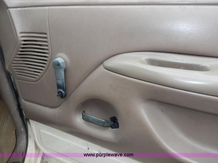 image for item I4285 1992 Ford F350 Custom pickup truck