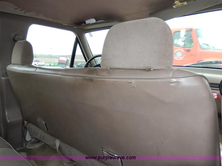 image for item I4285 1992 Ford F350 Custom pickup truck