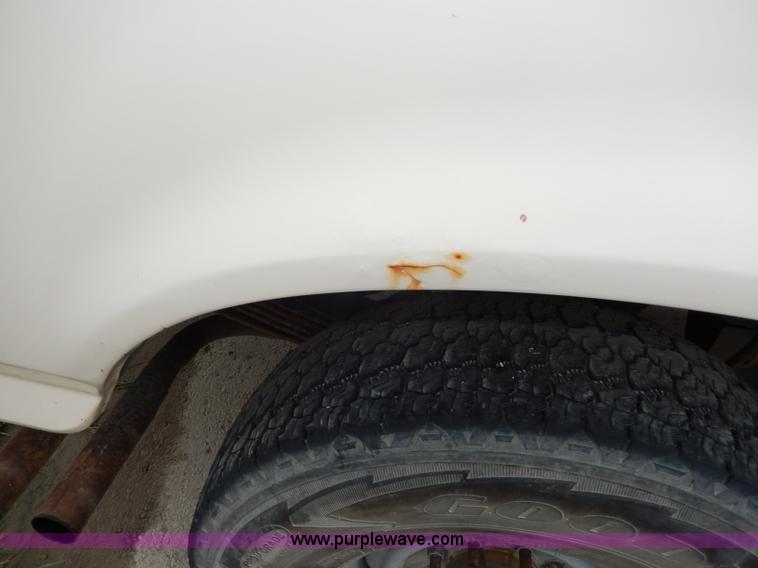 image for item I4285 1992 Ford F350 Custom pickup truck