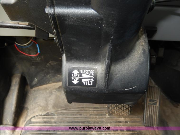 image for item I4302 2003 Freightliner FL70 semi truck