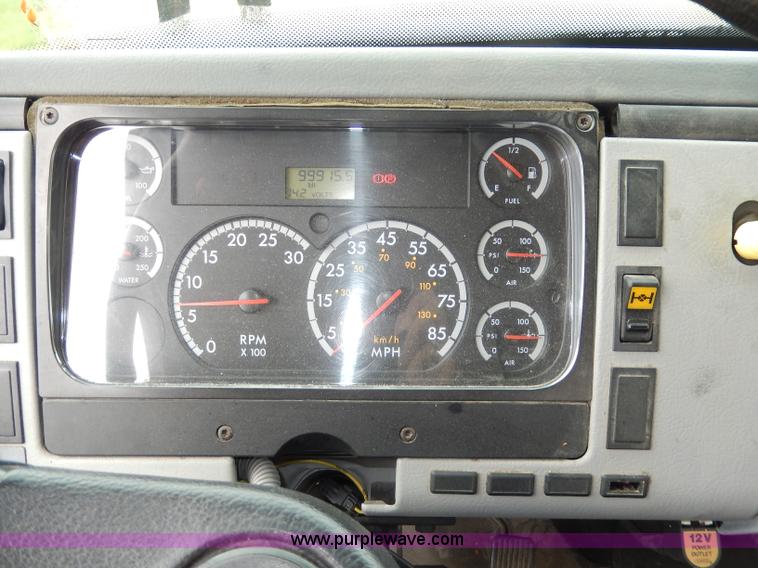 image for item I4302 2003 Freightliner FL70 semi truck