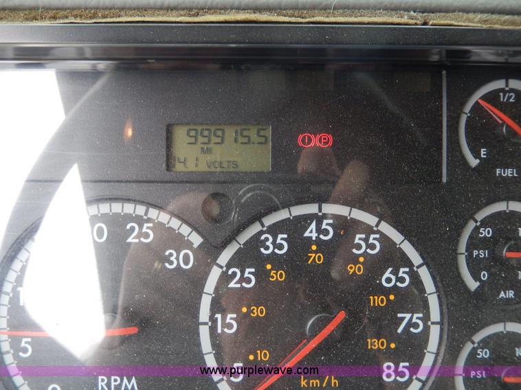 image for item I4302 2003 Freightliner FL70 semi truck