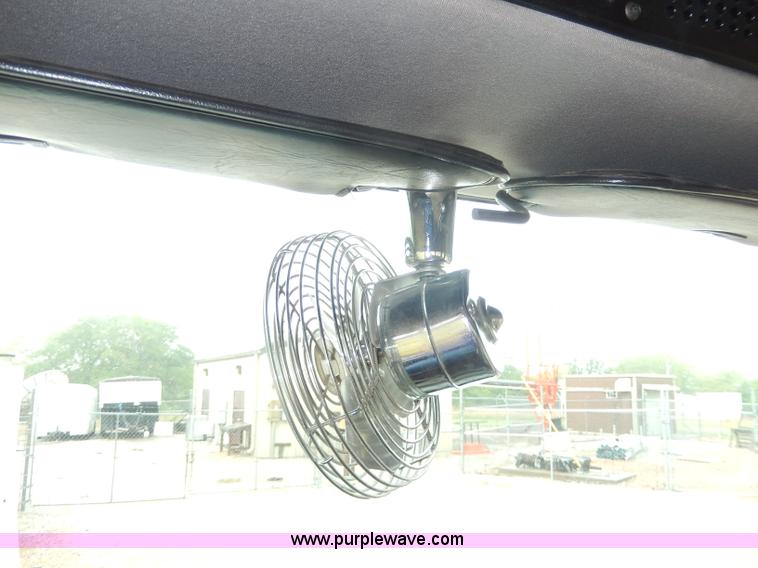 image for item I4302 2003 Freightliner FL70 semi truck