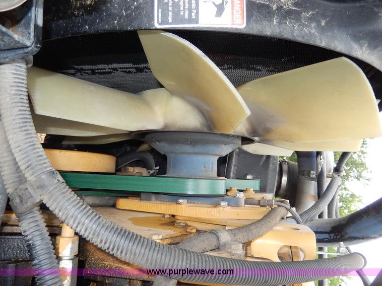 image for item I4302 2003 Freightliner FL70 semi truck