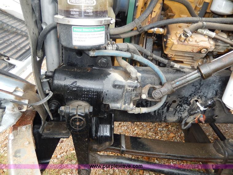 image for item I4302 2003 Freightliner FL70 semi truck