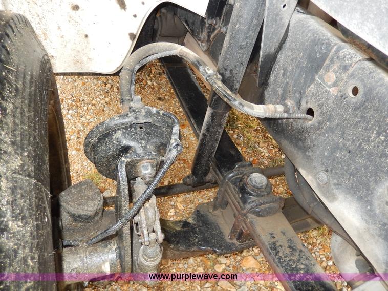 image for item I4302 2003 Freightliner FL70 semi truck