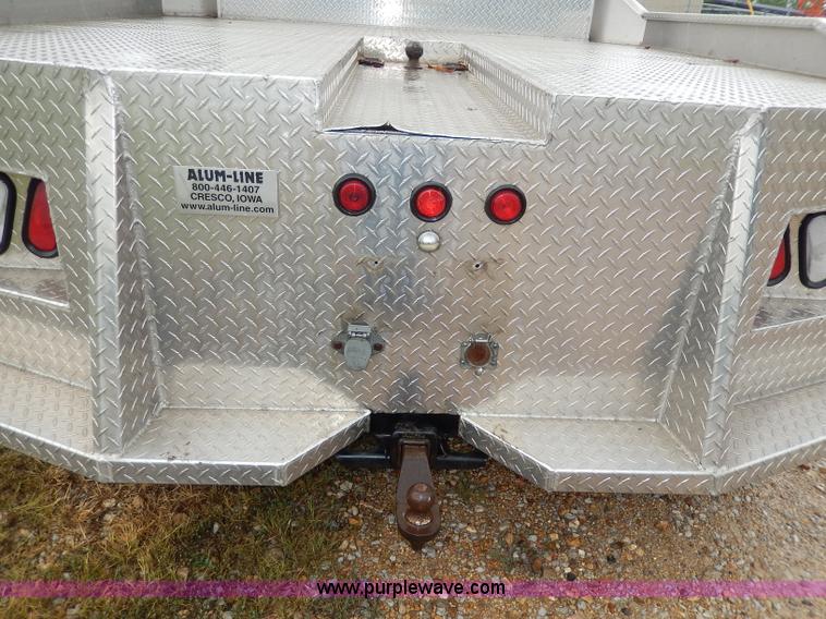 image for item I4302 2003 Freightliner FL70 semi truck