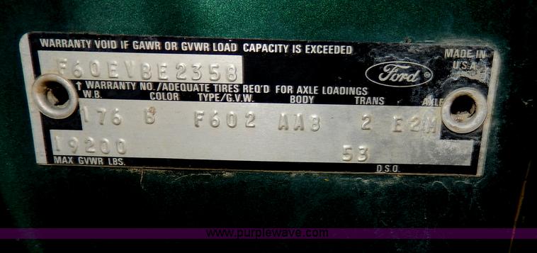 image for item I4315 1978 Ford F600 truck cab and chassis