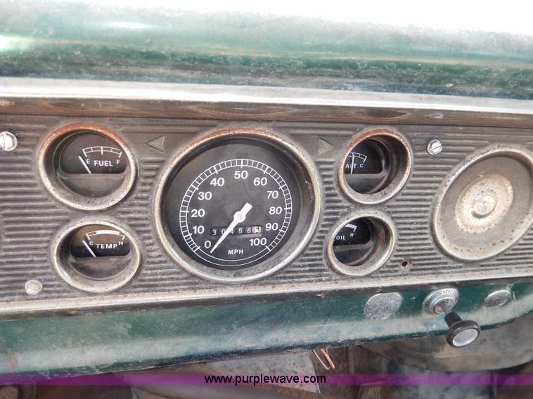 image for item I4315 1978 Ford F600 truck cab and chassis