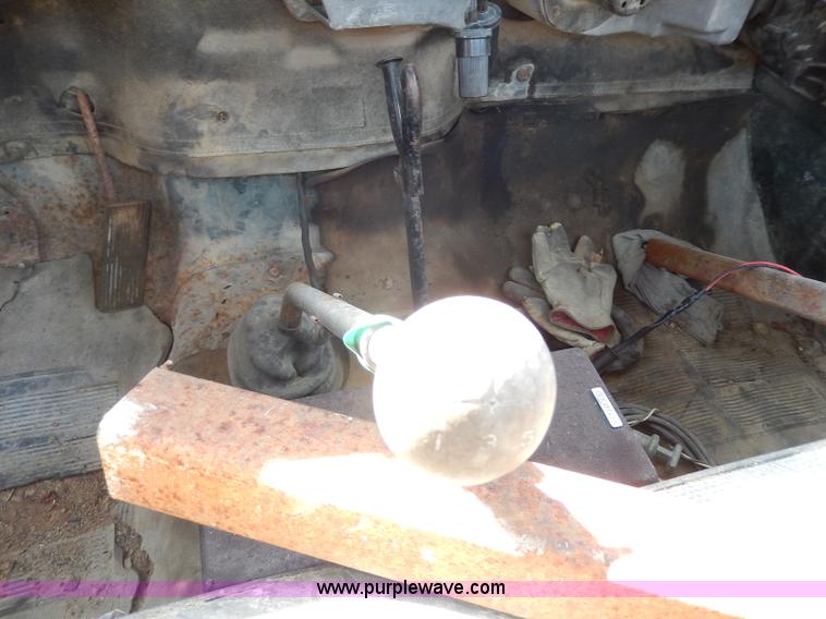 image for item I4315 1978 Ford F600 truck cab and chassis