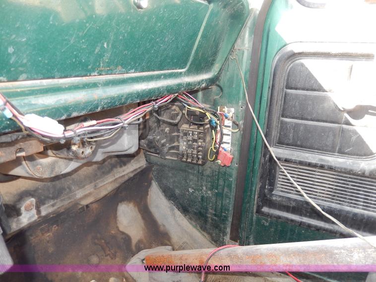 image for item I4315 1978 Ford F600 truck cab and chassis