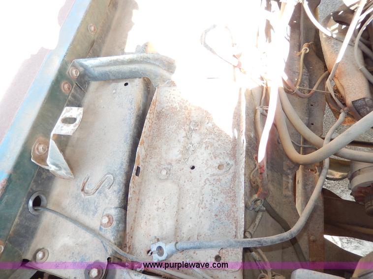 image for item I4315 1978 Ford F600 truck cab and chassis