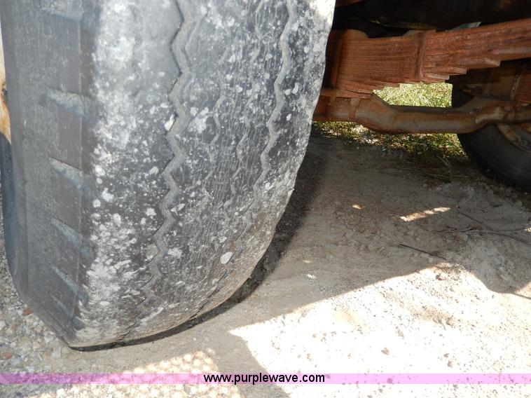 image for item I4315 1978 Ford F600 truck cab and chassis