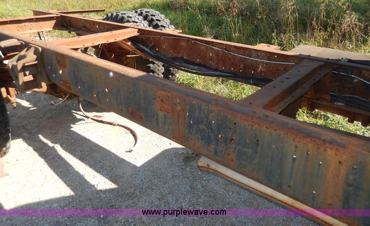image for item I4315 1978 Ford F600 truck cab and chassis