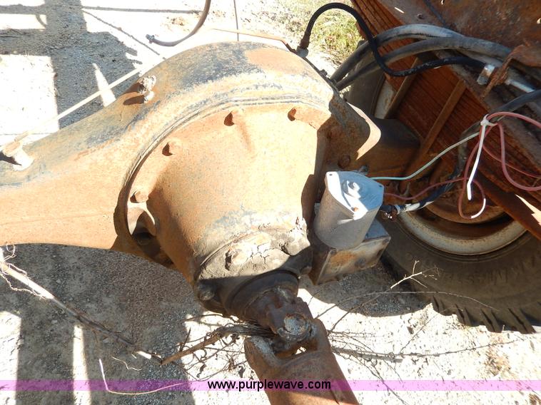 image for item I4315 1978 Ford F600 truck cab and chassis