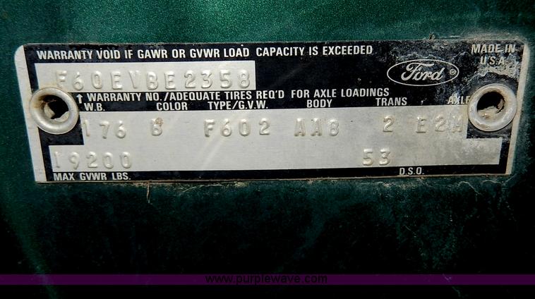 image for item I4315 1978 Ford F600 truck cab and chassis