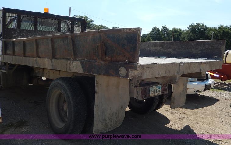 image for item I4365 1995 GMC TopKick dump truck