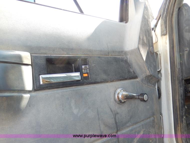 image for item I4365 1995 GMC TopKick dump truck