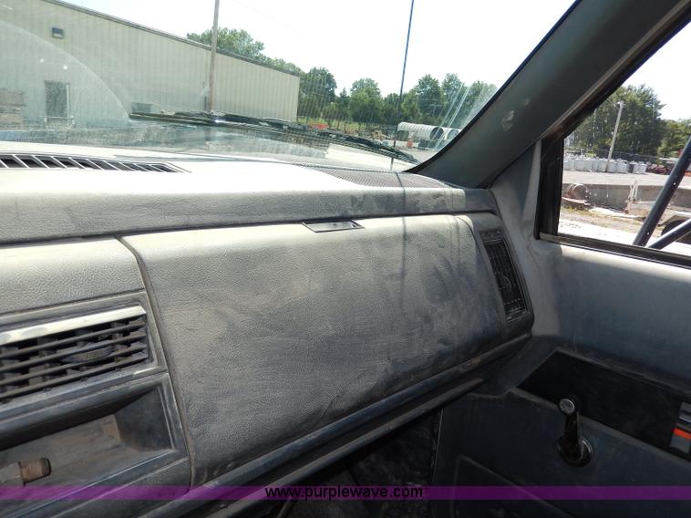 image for item I4365 1995 GMC TopKick dump truck