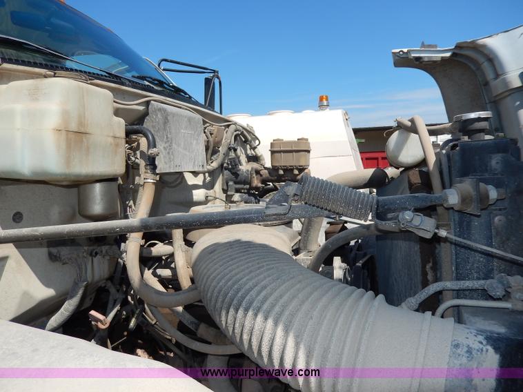 image for item I4365 1995 GMC TopKick dump truck