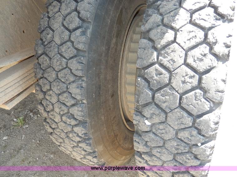 image for item I4365 1995 GMC TopKick dump truck